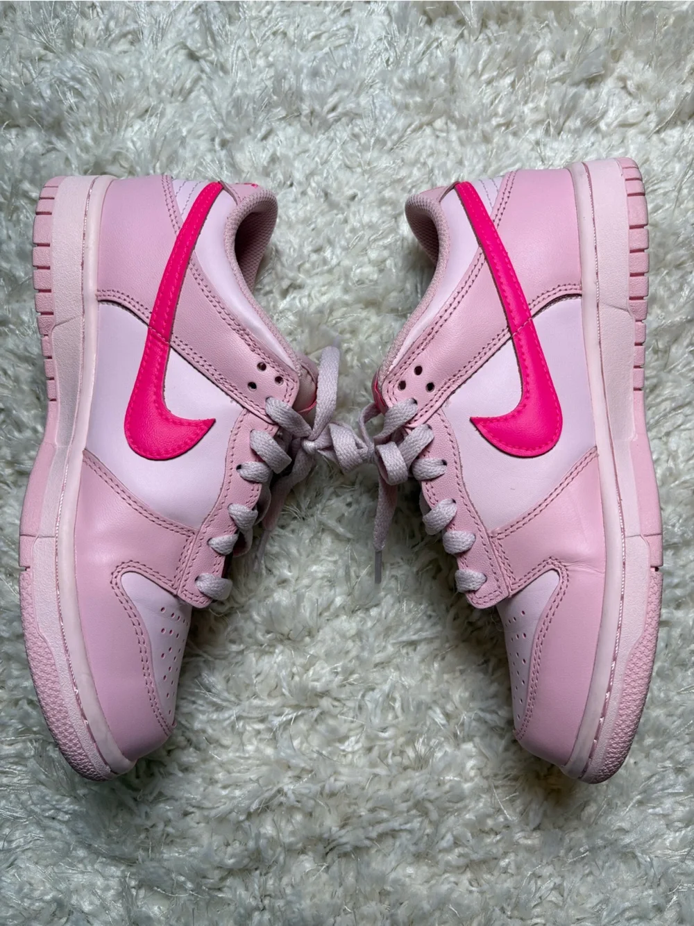 Nike Dunk Low GS in Triple Pink